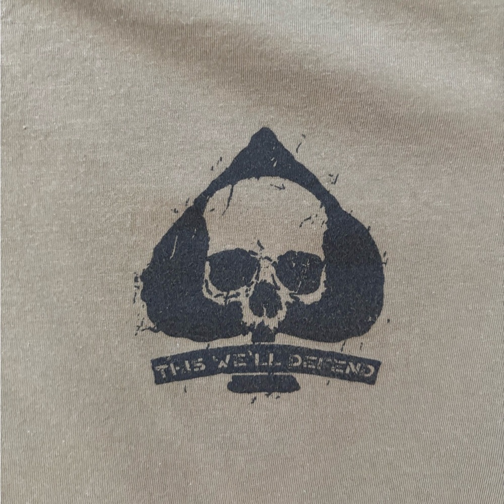 Grunt Style T-Shirt. Excellent Condition! Wore only once. Color army green. XL - Picture 2 of 9